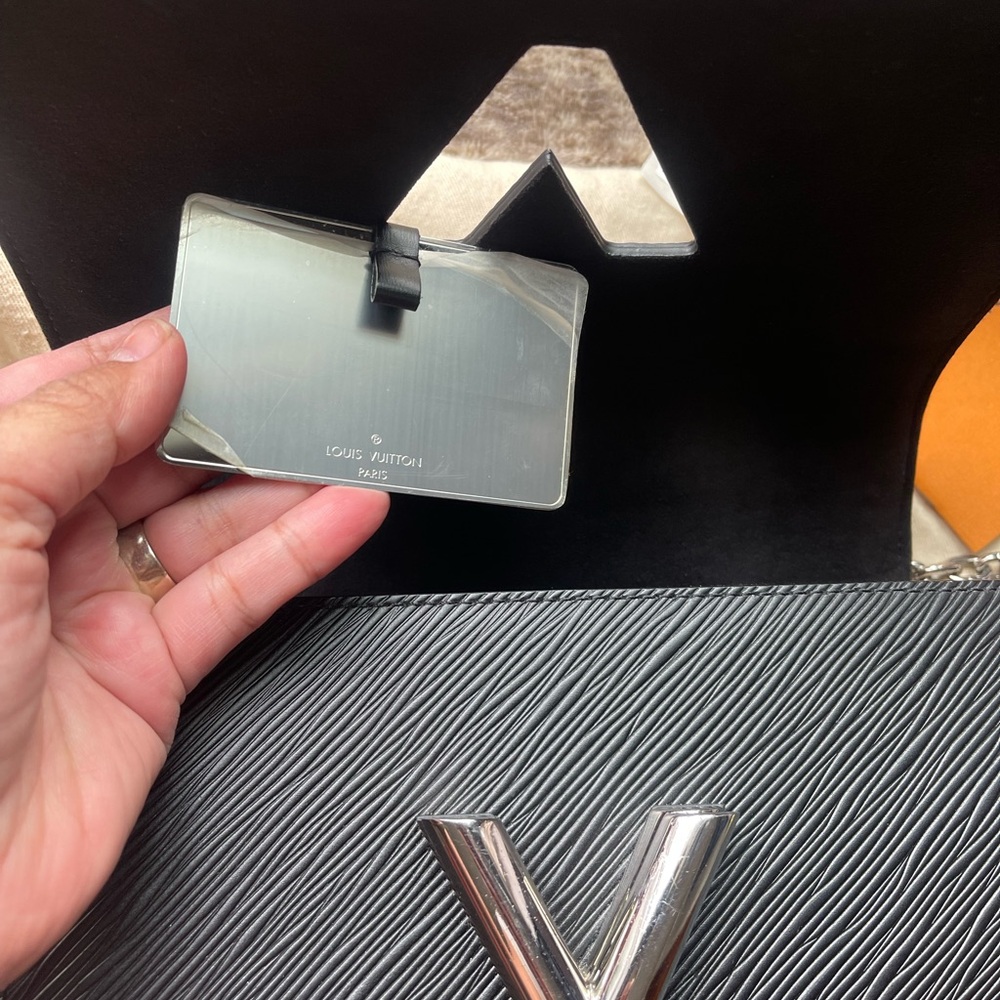 Louis Vuitton Twist MM Limited Edition Epi Leather - Picture 12 of 15